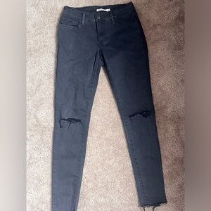 Levi's 710 Women's Mid-Rise Skinny Jeans, Size 28 - Soft Black
